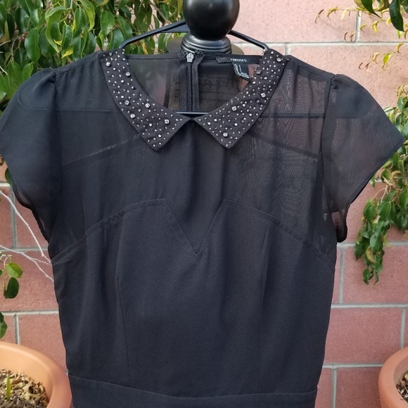 Mini Romper w/jeweled collar - Picture 2 of 8